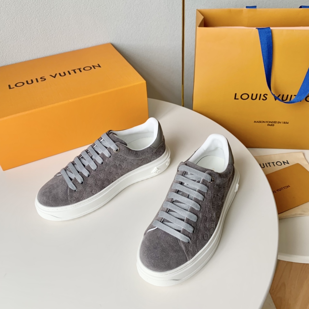 Louisvuittonfw23newarrival2023秋冬新款本款TimeOut厚底板鞋麂皮压暗花