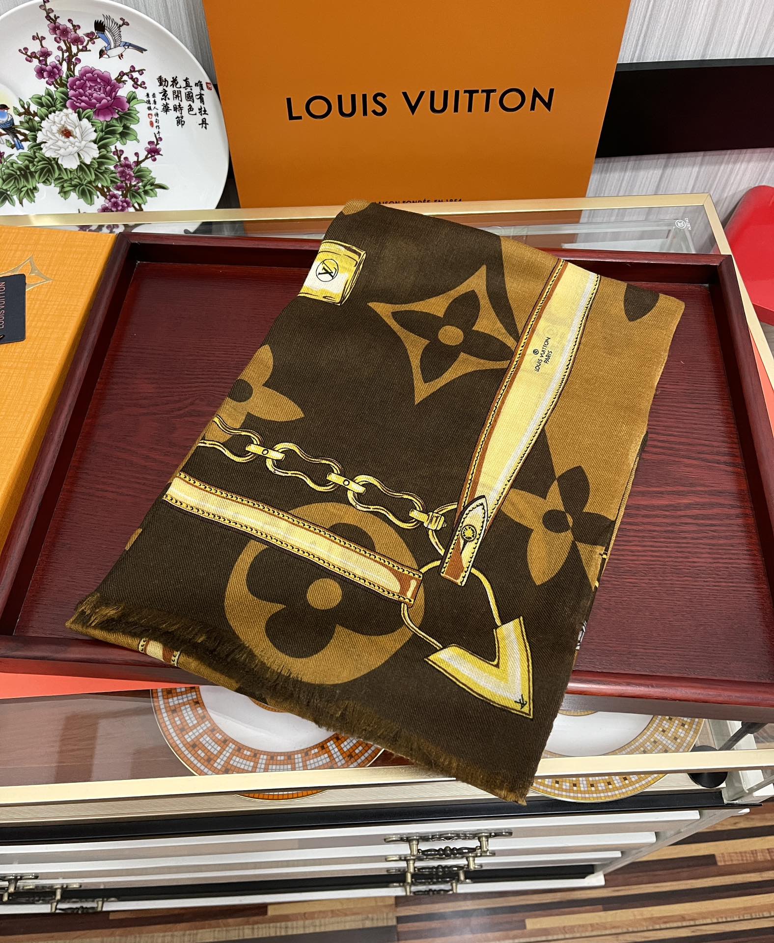 LV路易威登双面戒指绒长巾