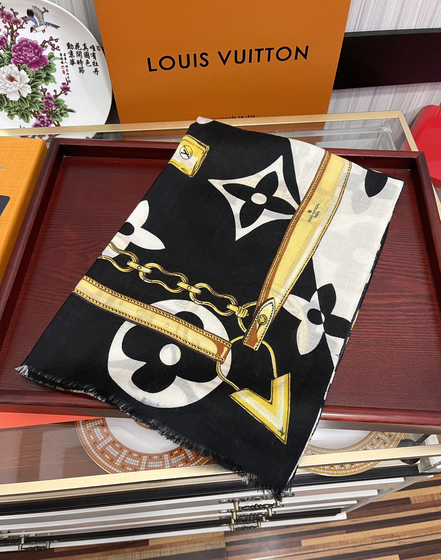 LV路易威登双面戒指绒长巾