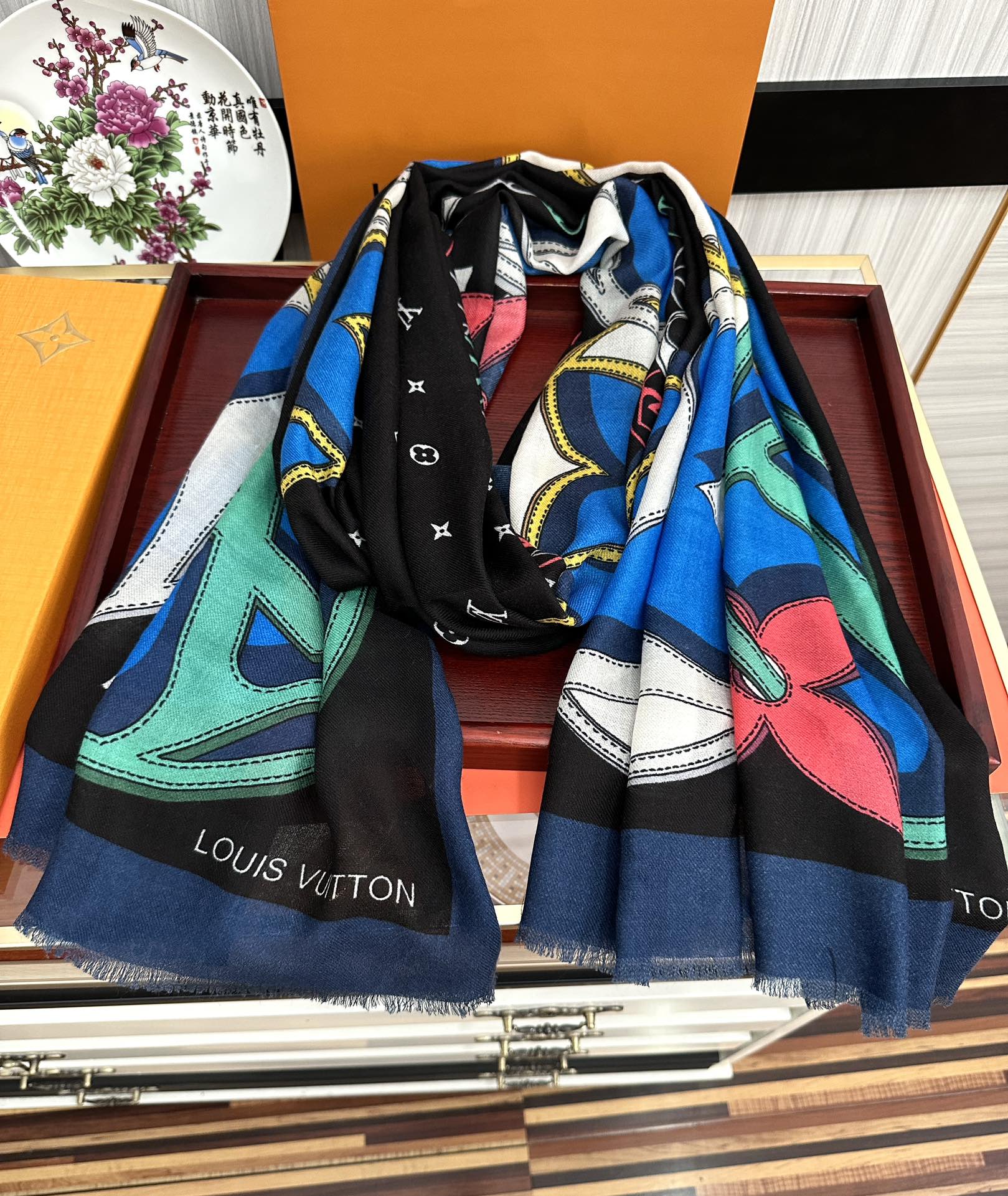 LV路易威登印花羊绒围巾