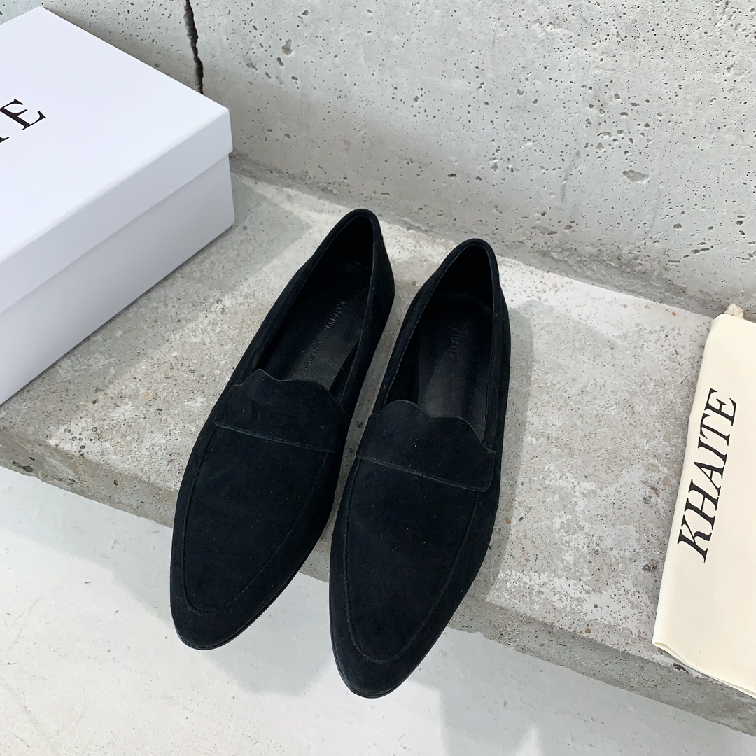 “Khaite 2023 Collection: High-Quality Long-Lasting Shoes in Various Sizes”