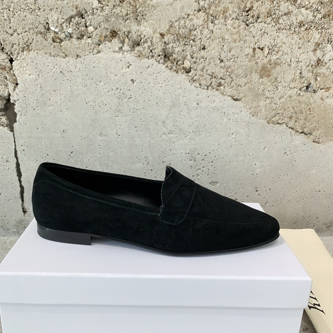 “Khaite 2023 Collection: High-Quality Long-Lasting Shoes in Various Sizes” - 图片 3