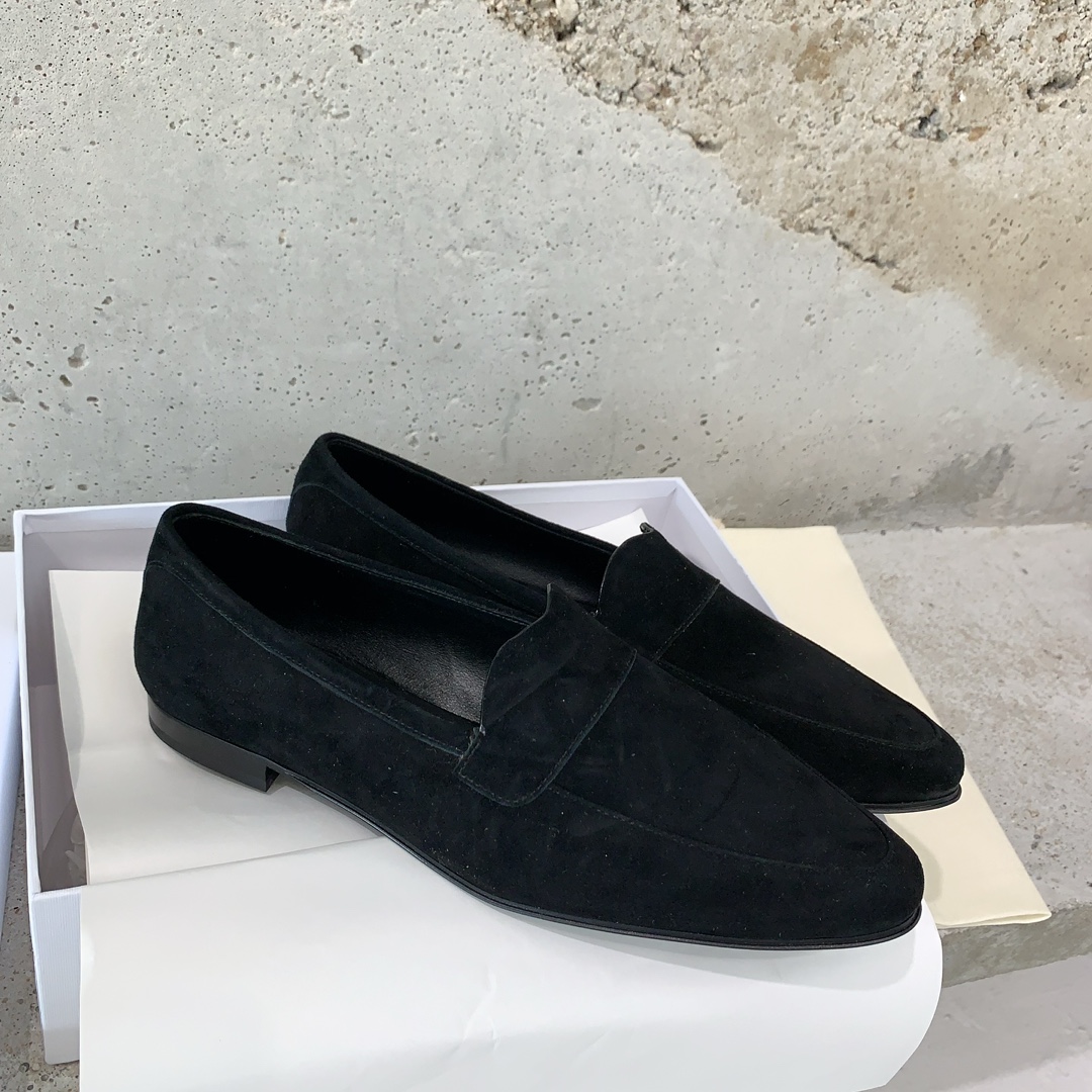 “Khaite 2023 Collection: High-Quality Long-Lasting Shoes in Various Sizes” - 图片 4