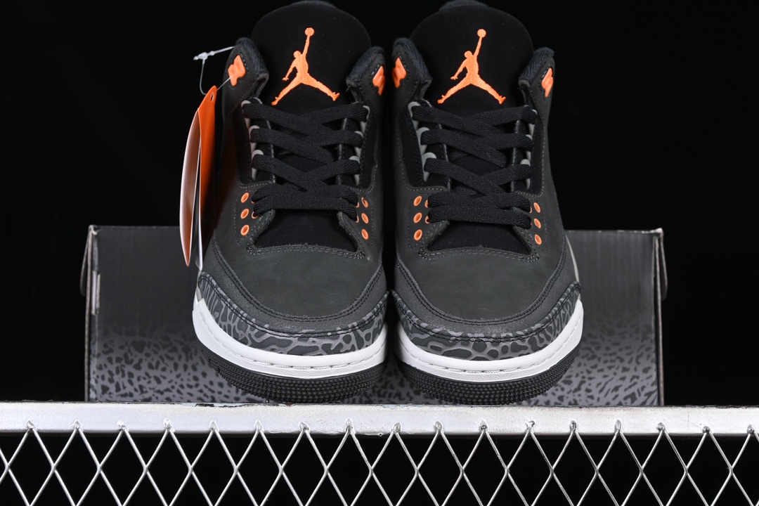 💰190真标💰280公司级💰380纯原
Air Jordan 3 Retro "Fear" AJ3 乔3恐惧 深灰 CT8532-080
#鞋款采用全橙色和黑色配色方案,采用优质深灰色翻毛皮鞋面,后跟黑色和白色斑点中底,搭配黑色橡胶外底,特别是橙色撞色设计突出了鞋款的亮点
尺码:40 40.5 41 42 42.5 43 44 44.5 45 46 47.5 3.E5