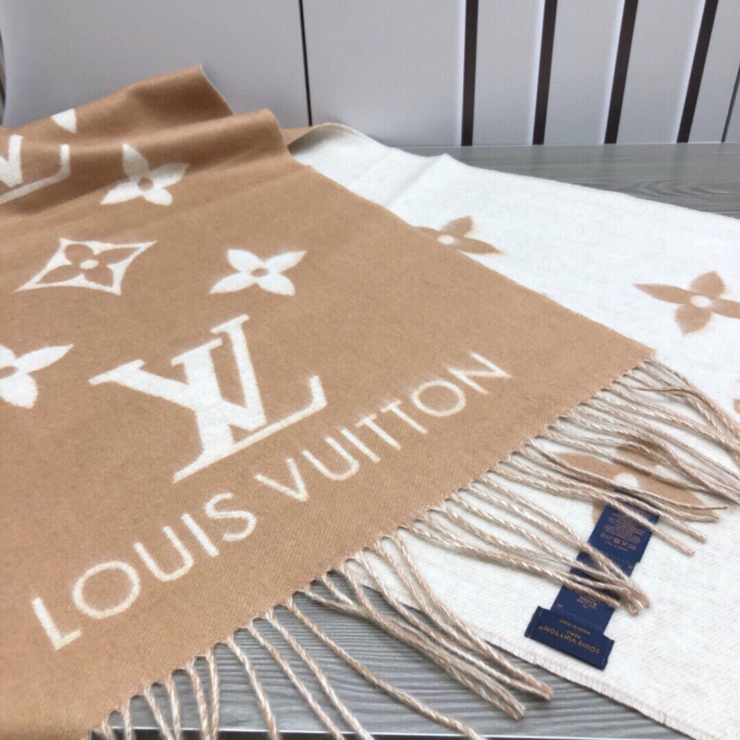 LV路易威登Monogram 花卉和LV字母图案围巾