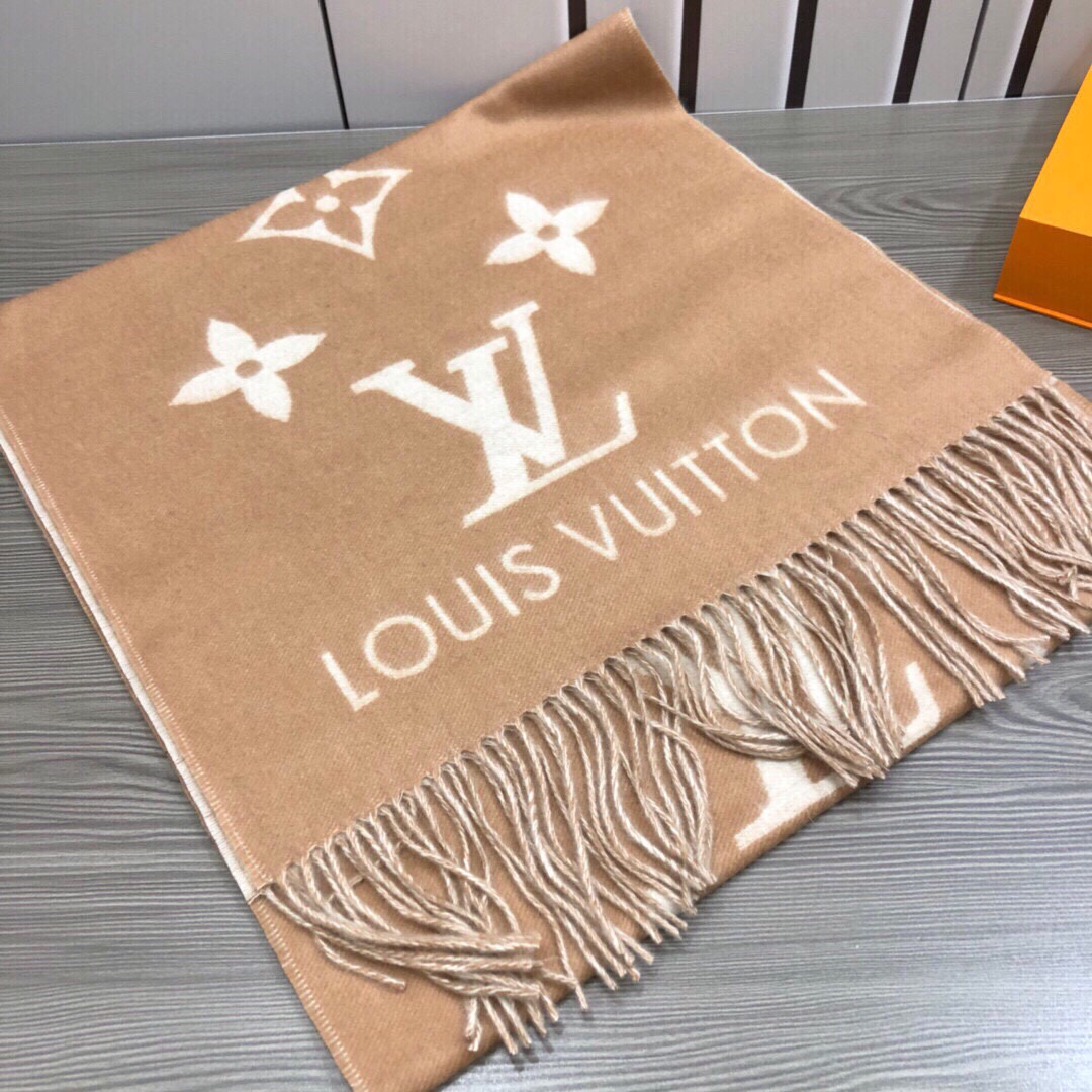 LV路易威登Monogram 花卉和LV字母图案围巾
