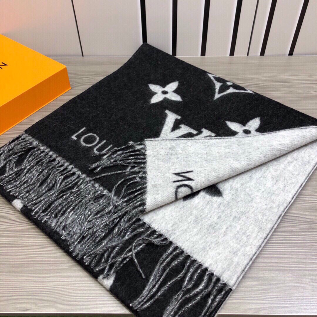 LV路易威登Monogram 花卉和LV字母图案围巾