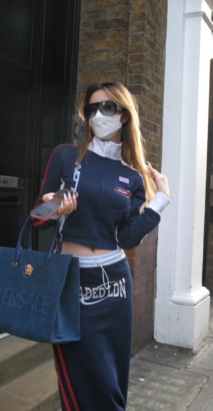 Medusatotori Shopping Bag: Small Size, Stylish Design, Spacious Interior, Embroidered Logo - 图片 2