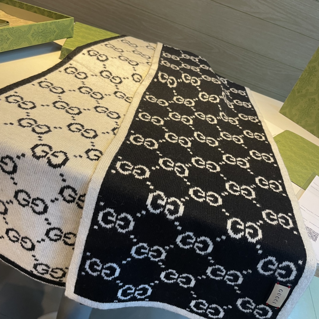GUCCI古奇双面提花经典羊绒围巾