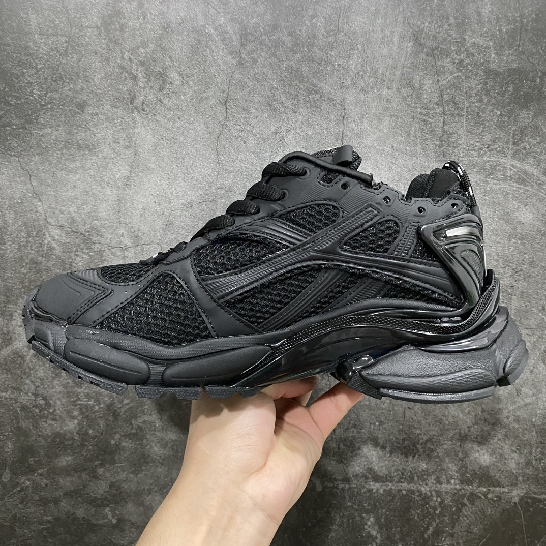 图片[2]-【纯原VG版本】Balenciaga Runner 巴黎世家7.5代 破坏风 手工做旧款复古老爹鞋 纯黑色n全新外贸版本 核心配合工厂优势供应该款是通过溢胶 做旧 缝线等细节 展示了设计师 Demna的运动鞋风格 传递复古感 后侧板 翘起的鞋头 展示了 Demna 在结构上的未来构想 尺码：35 36 37 38 39 40 41 42 43 44 45 46-莆田鞋批发中心