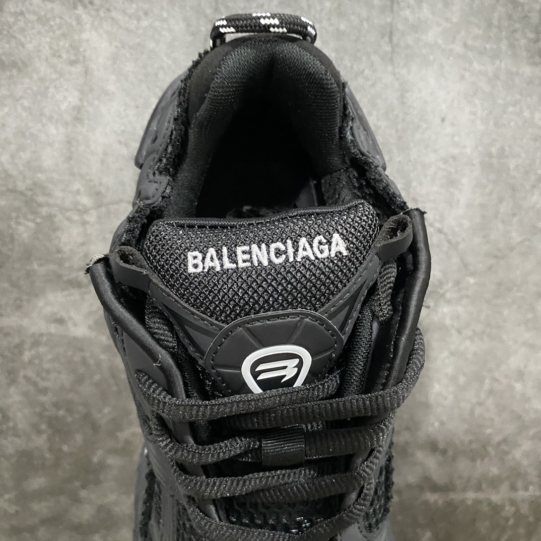 图片[8]-【纯原VG版本】Balenciaga Runner 巴黎世家7.5代 破坏风 手工做旧款复古老爹鞋 纯黑色n全新外贸版本 核心配合工厂优势供应该款是通过溢胶 做旧 缝线等细节 展示了设计师 Demna的运动鞋风格 传递复古感 后侧板 翘起的鞋头 展示了 Demna 在结构上的未来构想 尺码：35 36 37 38 39 40 41 42 43 44 45 46-莆田鞋批发中心