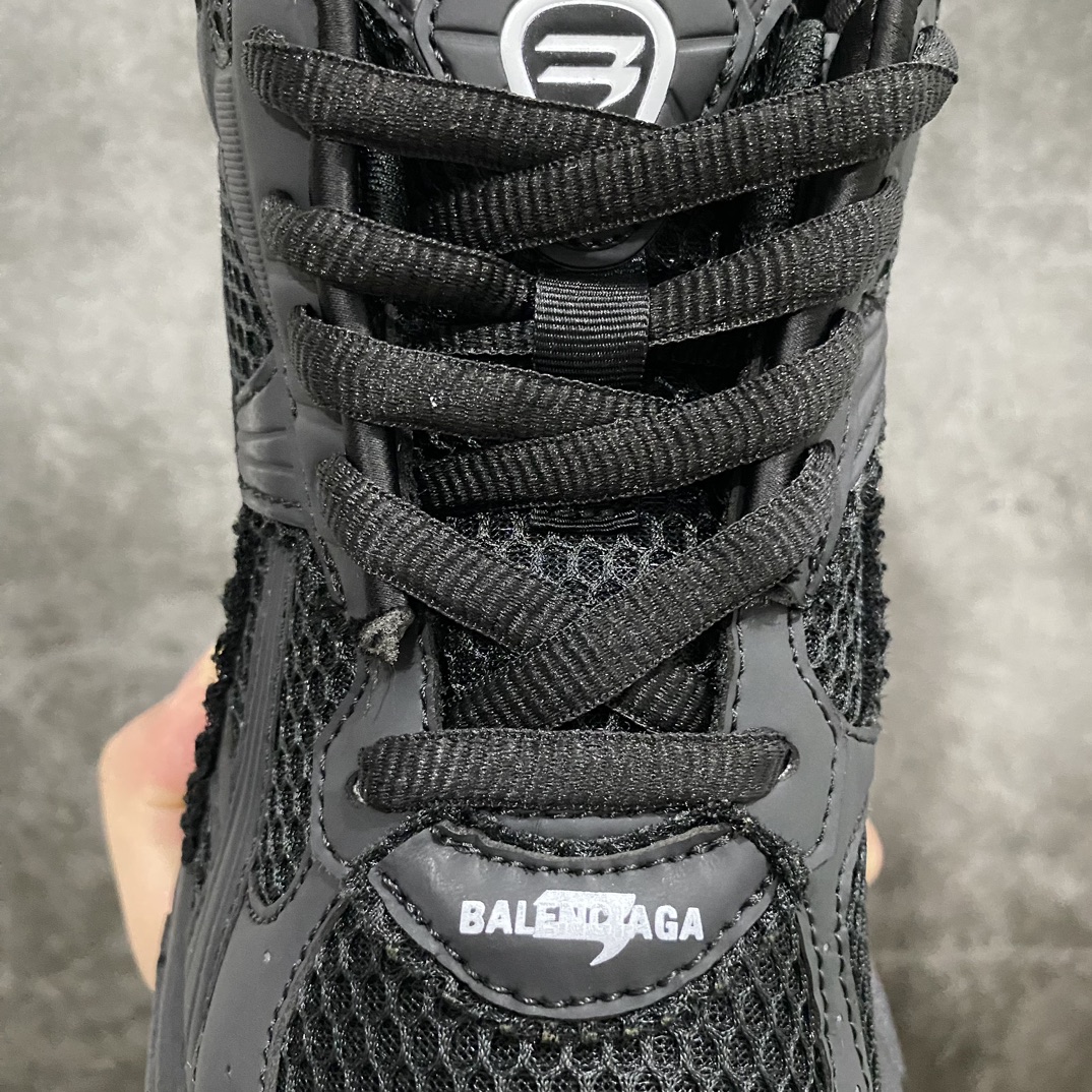 图片[6]-【纯原VG版本】Balenciaga Runner 巴黎世家7.5代 破坏风 手工做旧款复古老爹鞋 纯黑色n全新外贸版本 核心配合工厂优势供应该款是通过溢胶 做旧 缝线等细节 展示了设计师 Demna的运动鞋风格 传递复古感 后侧板 翘起的鞋头 展示了 Demna 在结构上的未来构想 尺码：35 36 37 38 39 40 41 42 43 44 45 46-莆田鞋批发中心