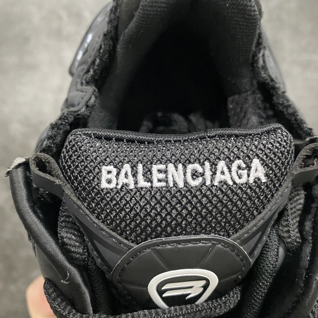 图片[7]-【纯原VG版本】Balenciaga Runner 巴黎世家7.5代 破坏风 手工做旧款复古老爹鞋 纯黑色n全新外贸版本 核心配合工厂优势供应该款是通过溢胶 做旧 缝线等细节 展示了设计师 Demna的运动鞋风格 传递复古感 后侧板 翘起的鞋头 展示了 Demna 在结构上的未来构想 尺码：35 36 37 38 39 40 41 42 43 44 45 46-莆田鞋批发中心