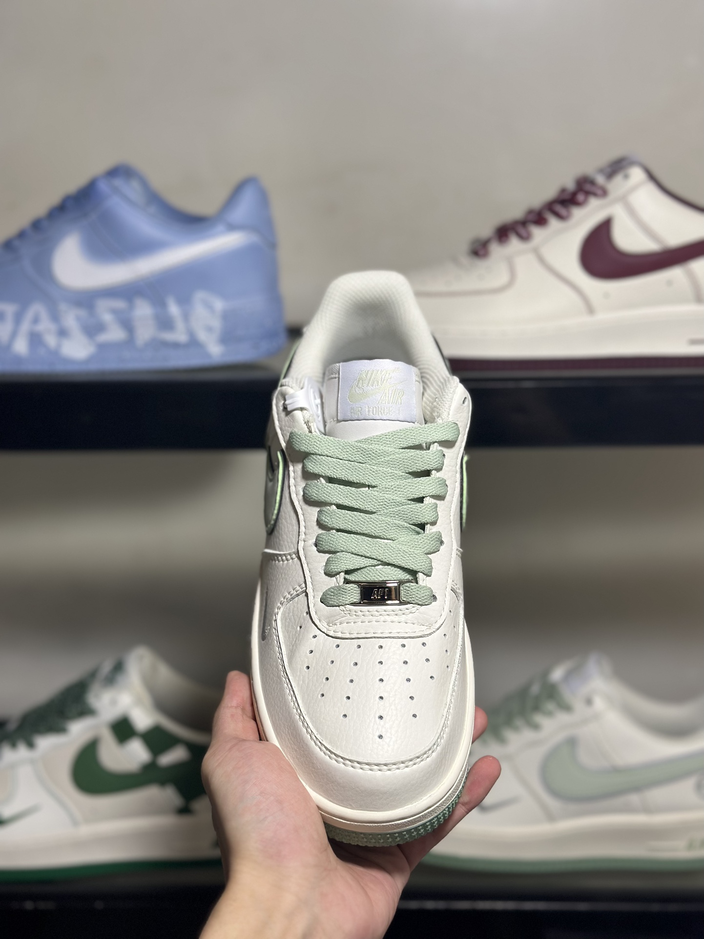 NikeAirForce1LowHo