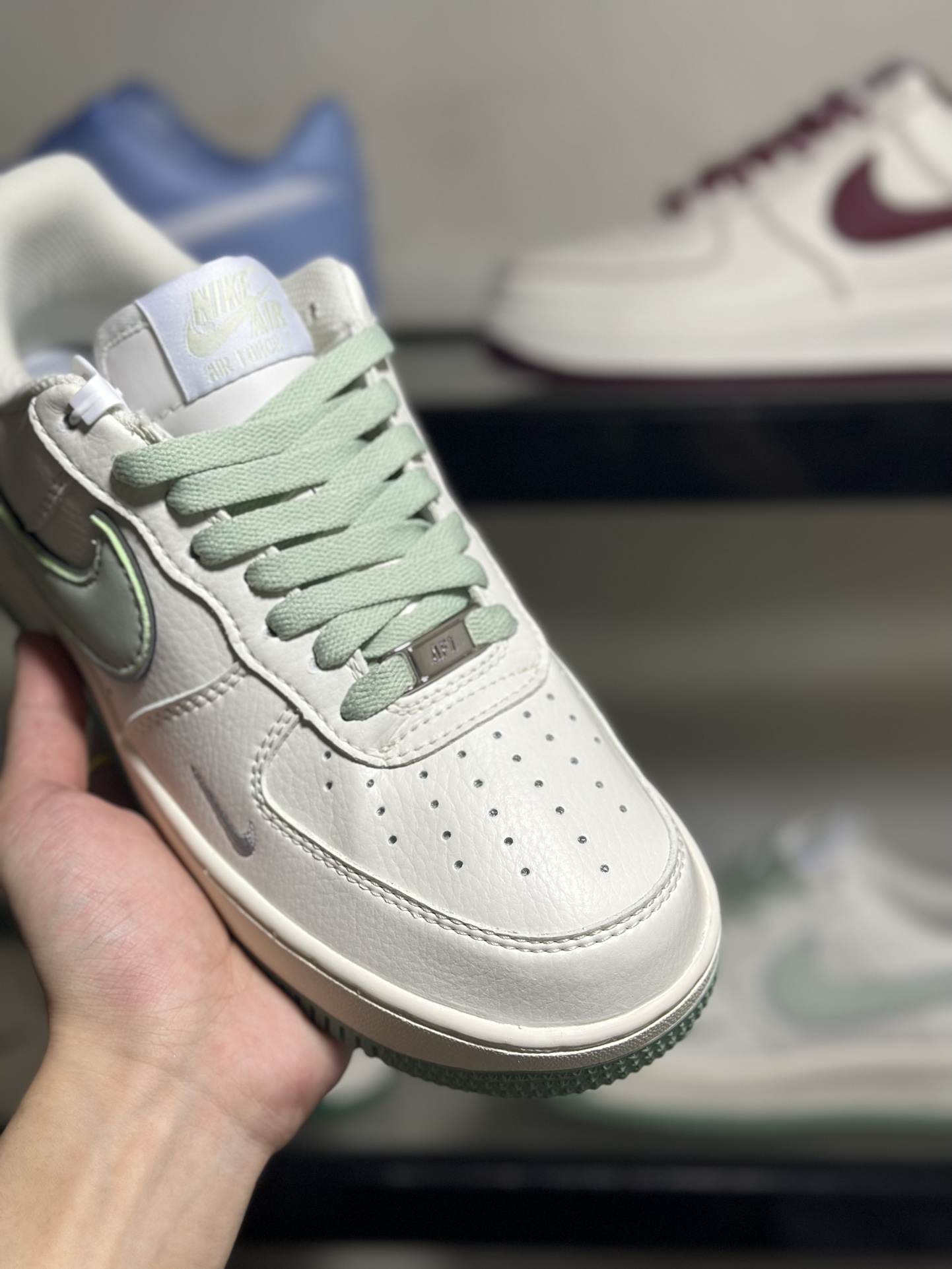 NikeAirForce1LowHo