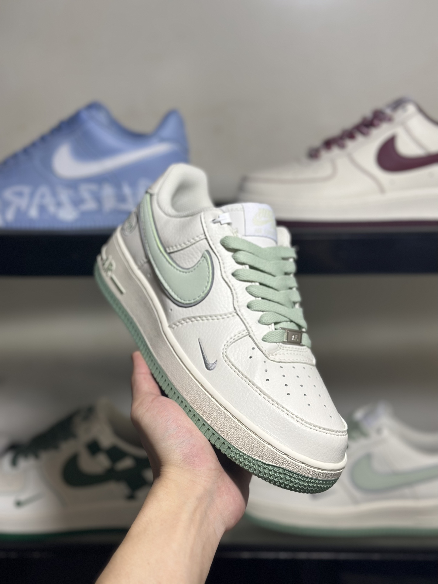 NikeAirForce1LowHo