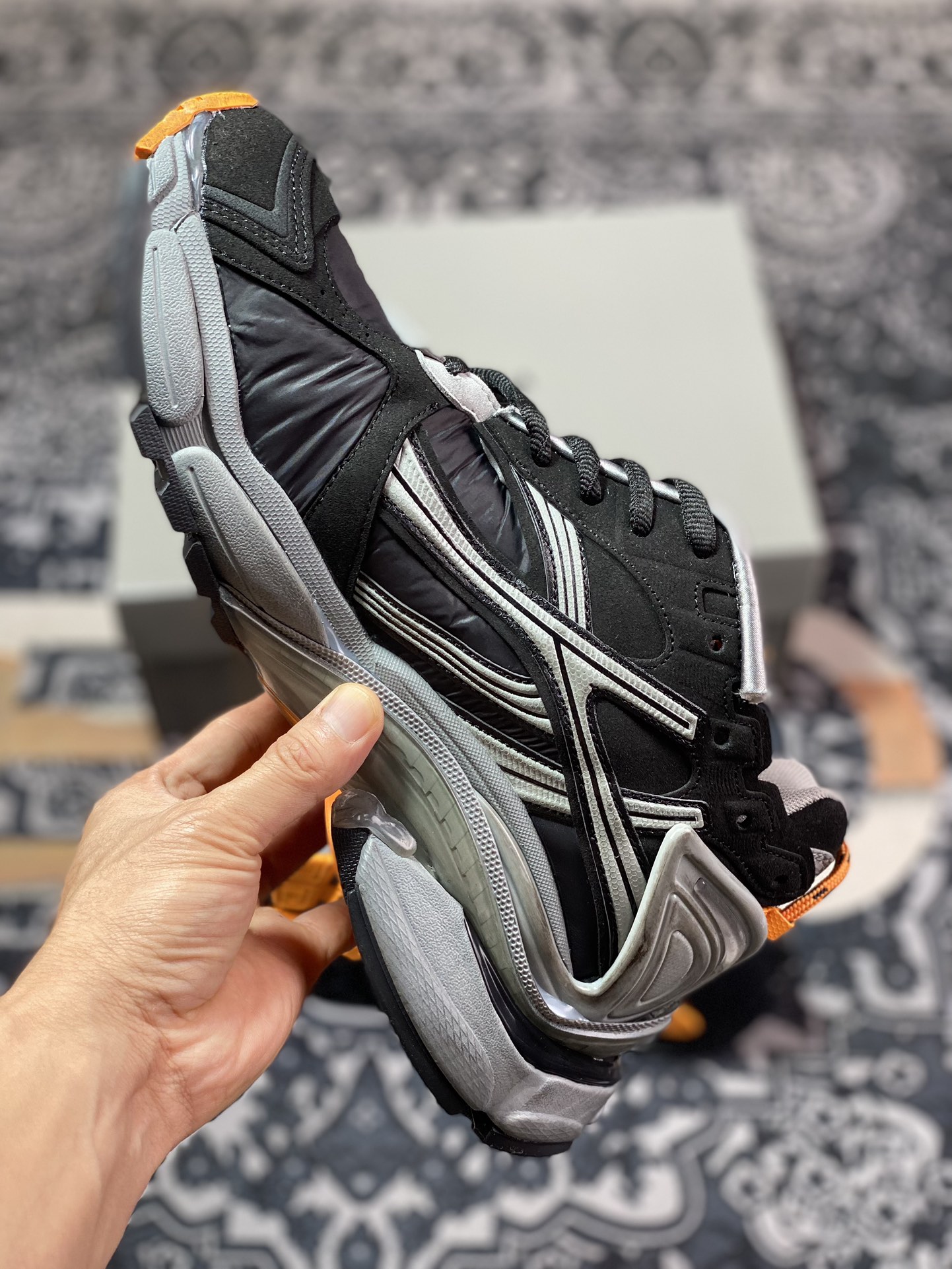 Balenciaga BALENCIAGA Runner Sneaker ”Black/Grey/Orange” 2.0 jogging series low-top running shoes ”2.0 Deconstruction Destruction Black Gray Orange” 772774 W3RNY 4018