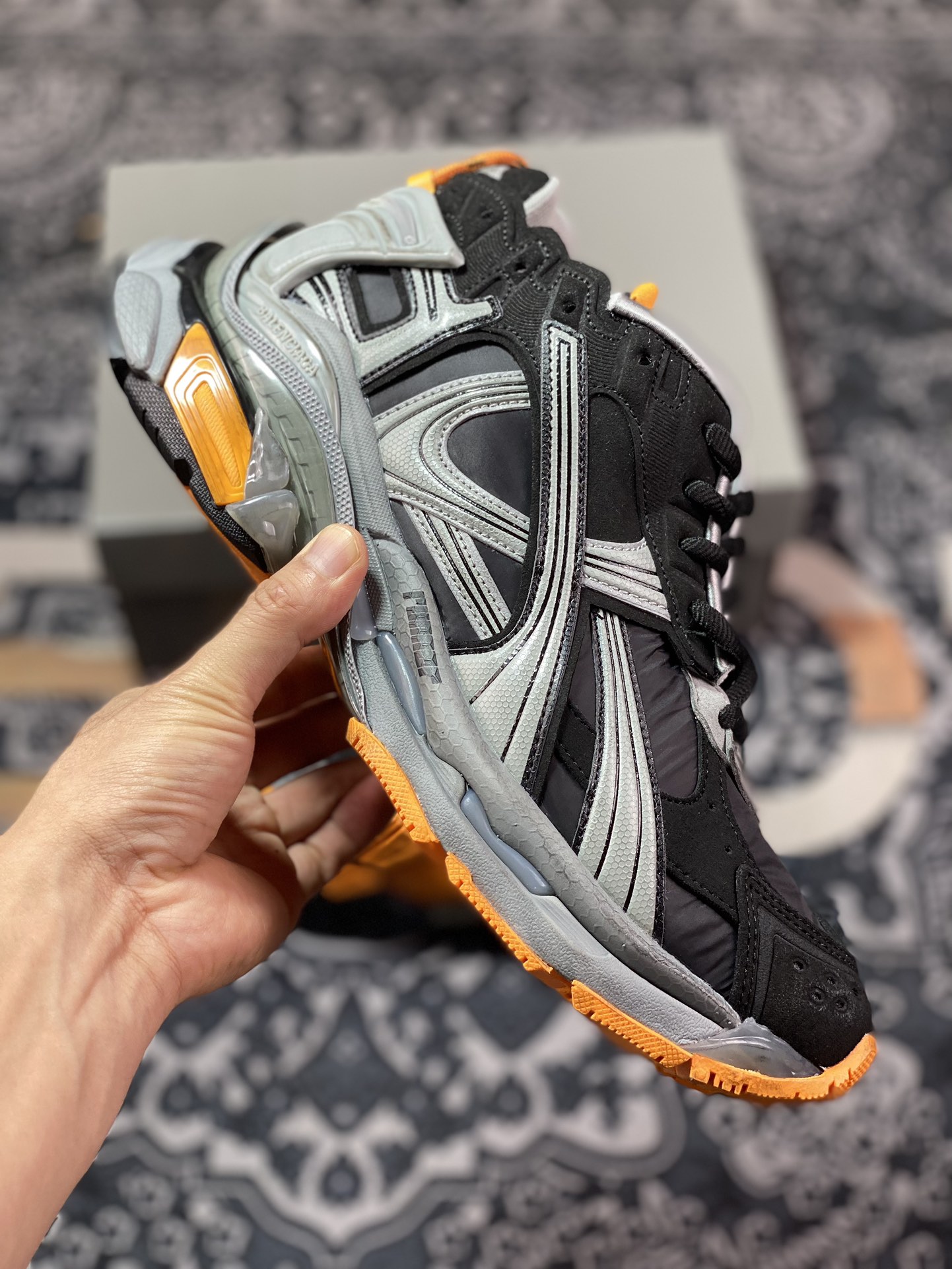 Balenciaga BALENCIAGA Runner Sneaker ”Black/Grey/Orange” 2.0 jogging series low-top running shoes ”2.0 Deconstruction Destruction Black Gray Orange” 772774 W3RNY 4018