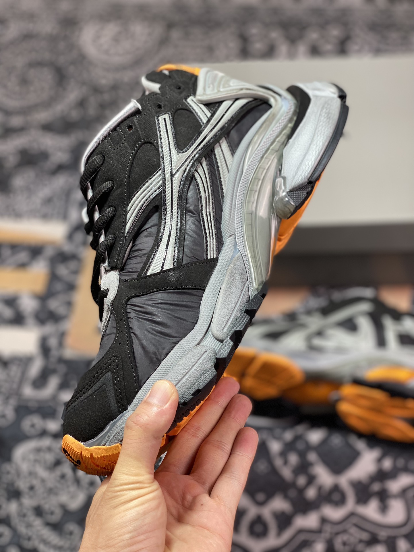 Balenciaga BALENCIAGA Runner Sneaker ”Black/Grey/Orange” 2.0 jogging series low-top running shoes ”2.0 Deconstruction Destruction Black Gray Orange” 772774 W3RNY 4018