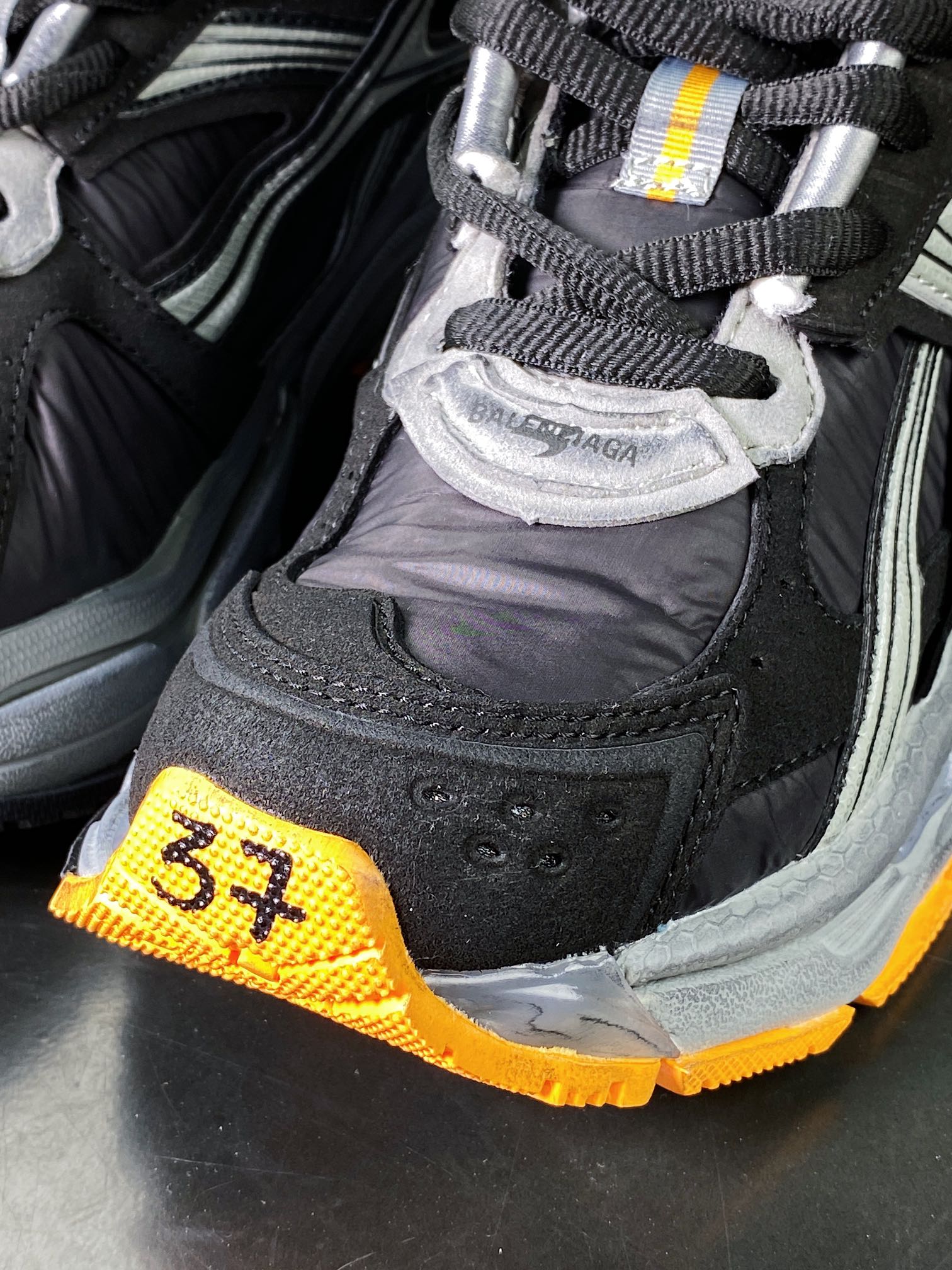 Balenciaga BALENCIAGA Runner Sneaker ”Black/Grey/Orange” 2.0 jogging series low-top jogging shoes ”2.0 Deconstruction Destruction Black Gray Orange” 772774 W3RNY 4018