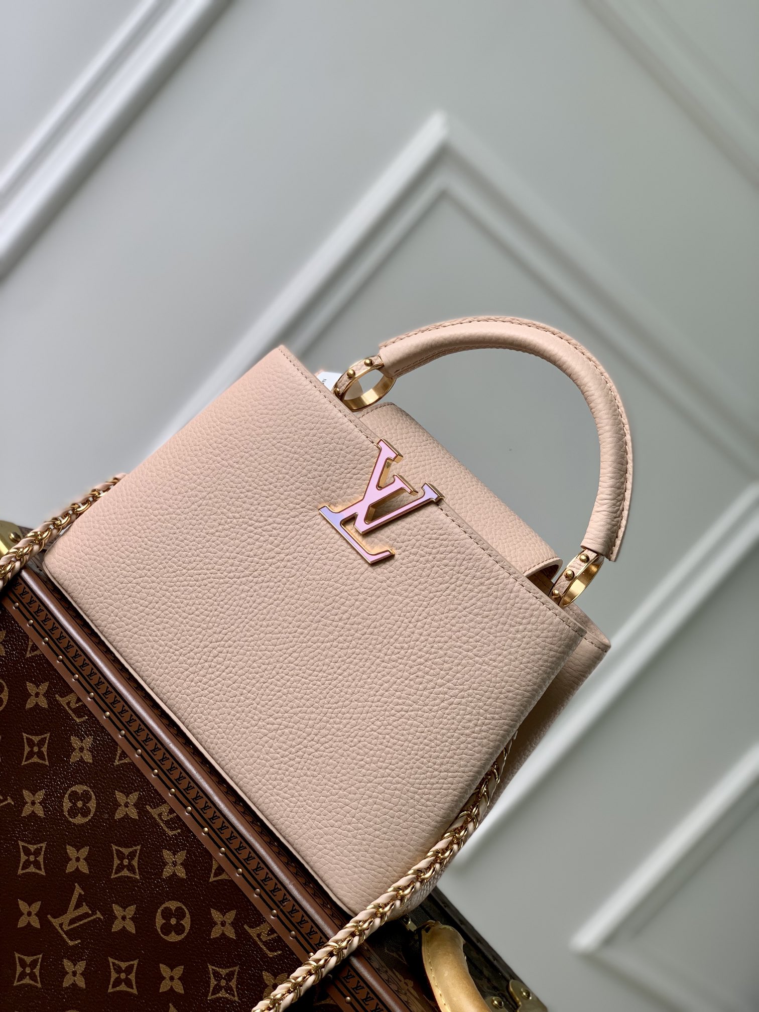 Louis Vuitton LV Capucines Buy
 Bags Handbags Pink White Taurillon Chains M23082