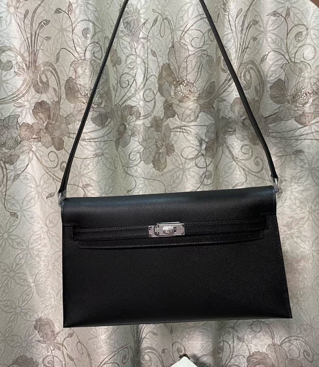 NO:700248,The Kelly elan clutch bag/evening bag/underarm bag, which is half in stock, is super practical, Esom palm print leather black, pure steel hardware is sewn with honey wax thread at the counter at the same time!  Approximate size 27*15*5cm Kelly, Hermes, hermes, Hermes,19860909半手现货Kelly elan 手抓包/晚宴包/腋下包,超级实用,Esom掌纹皮 黑色,纯钢五金同步专柜蜜腊线缝制！ 大约规格27*15*5cm凯莉,爱马仕,hermes,Hermes,,Bag