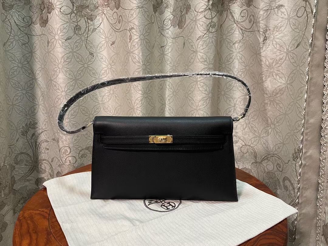NO:700245,The Kelly elan clutch bag/evening bag/underarm bag, which is half in stock, is super practical, Esom palm print leather black, pure steel hardware is sewn with honey wax thread at the counter at the same time!  Approximate size 27*15*5cm Kelly, Hermes, hermes, Hermes,19860909半手现货Kelly elan 手抓包/晚宴包/腋下包,超级实用,Esom掌纹皮 黑色,纯钢五金同步专柜蜜腊线缝制！ 大约规格27*15*5cm凯莉,爱马仕,hermes,Hermes,,Bag