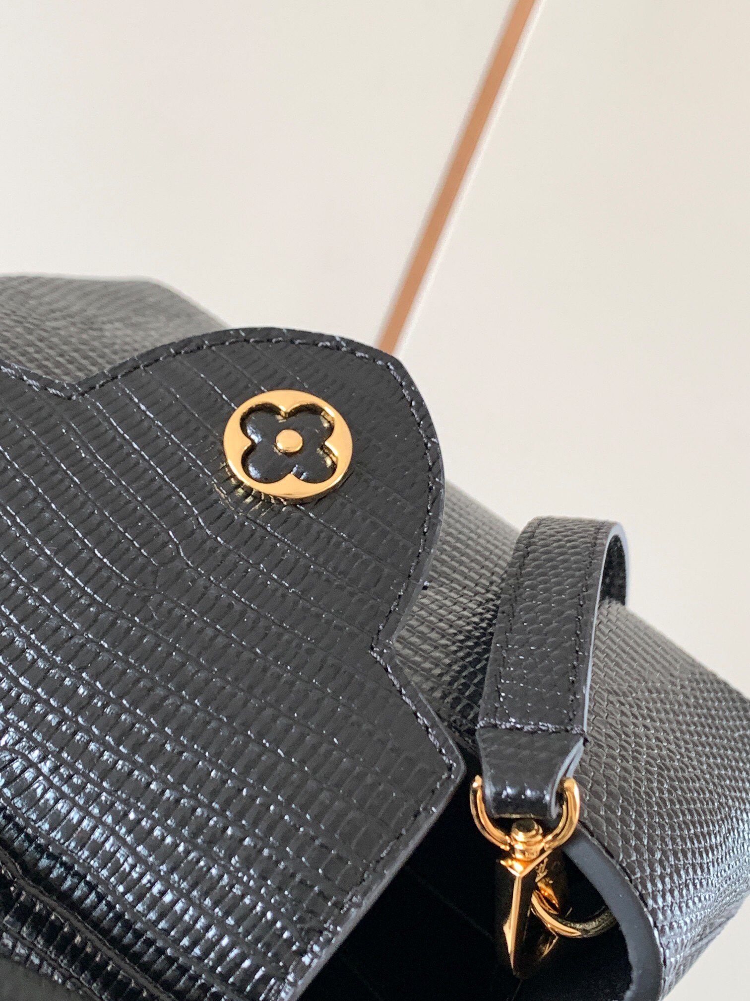 Louis Vuitton Haute Couture Classic Luxury Handbag Shoulder Crossbody 7