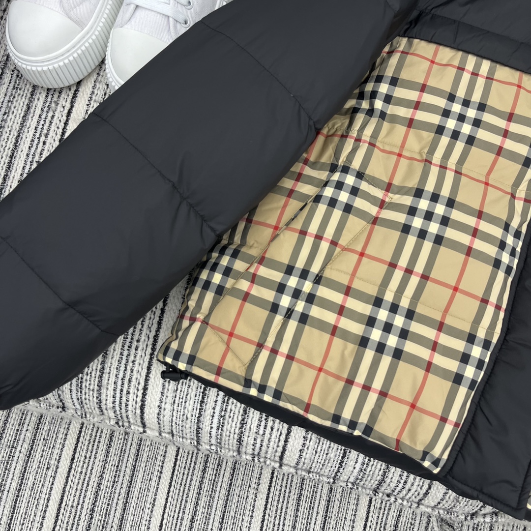 Guangzhou high-end BURBERRY women's plaid reversible short down jacket, detachable hood, lightweight, classic British style, black, sizes S-M-L.-Big cat