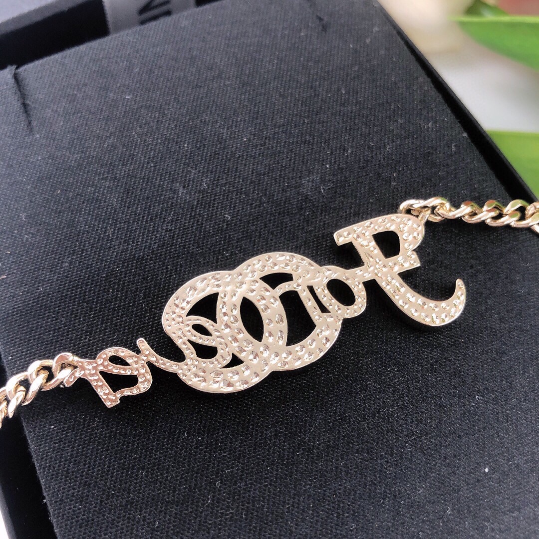Chanel luxury necklace 3