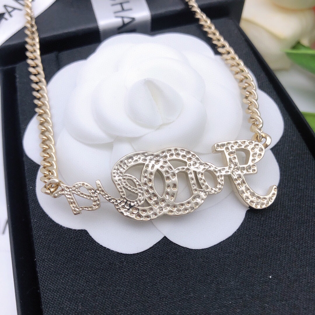 Chanel luxury necklace 8