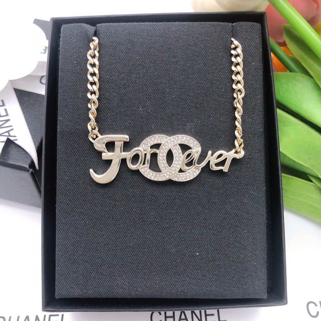 Chanel luxury necklace 5