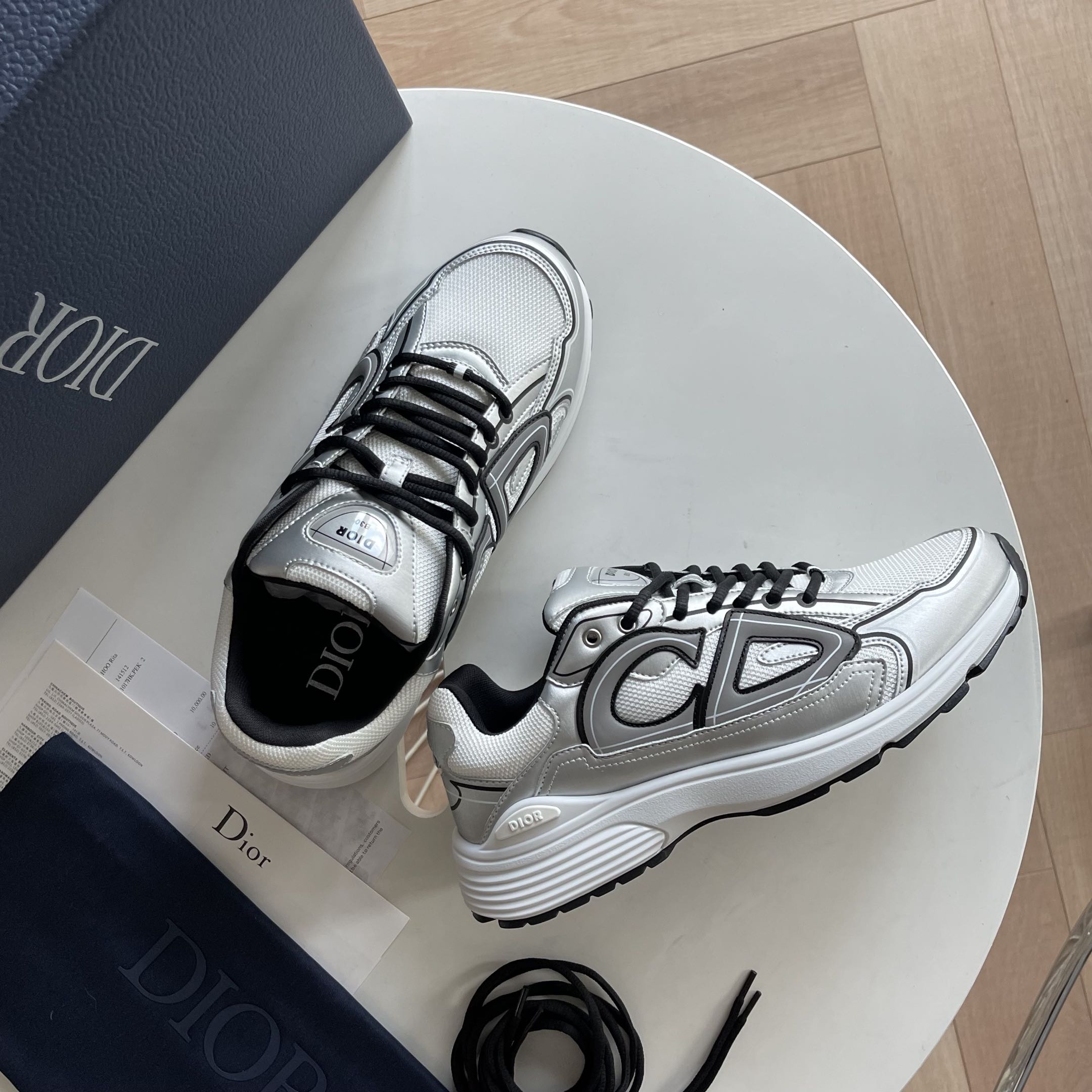 Dior Zapatos Zapatillas deportivas Gris Plata Blanco Cuero de vaca Tejidos Caucho Fashion Casual