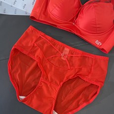 【品名】ELEY 3D立体光面厚杯馒头杯 小胸聚拢加厚必备款【尺码】70-85(AB)【颜色】黑色、灰紫 【品名】ELEY 3D立体光面厚杯馒头杯 小胸聚拢加厚必备款【尺码】70-85(AB)【颜色】黑色、灰紫