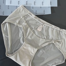 【品名】ELEY 3D立体光面厚杯馒头杯 小胸聚拢加厚必备款【尺码】70-85(AB)【颜色】黑色、灰紫 【品名】ELEY 3D立体光面厚杯馒头杯 小胸聚拢加厚必备款【尺码】70-85(AB)【颜色】黑色、灰紫