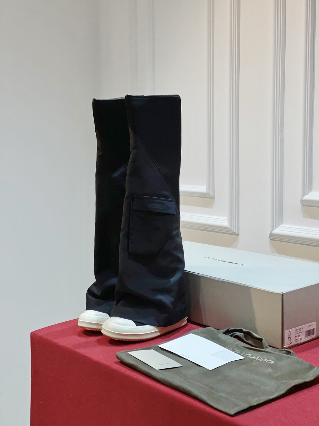 Trendy Rick Owens Pocket Boots: Stylish Autumn Footwear for Fashionable Girls - 图片 2