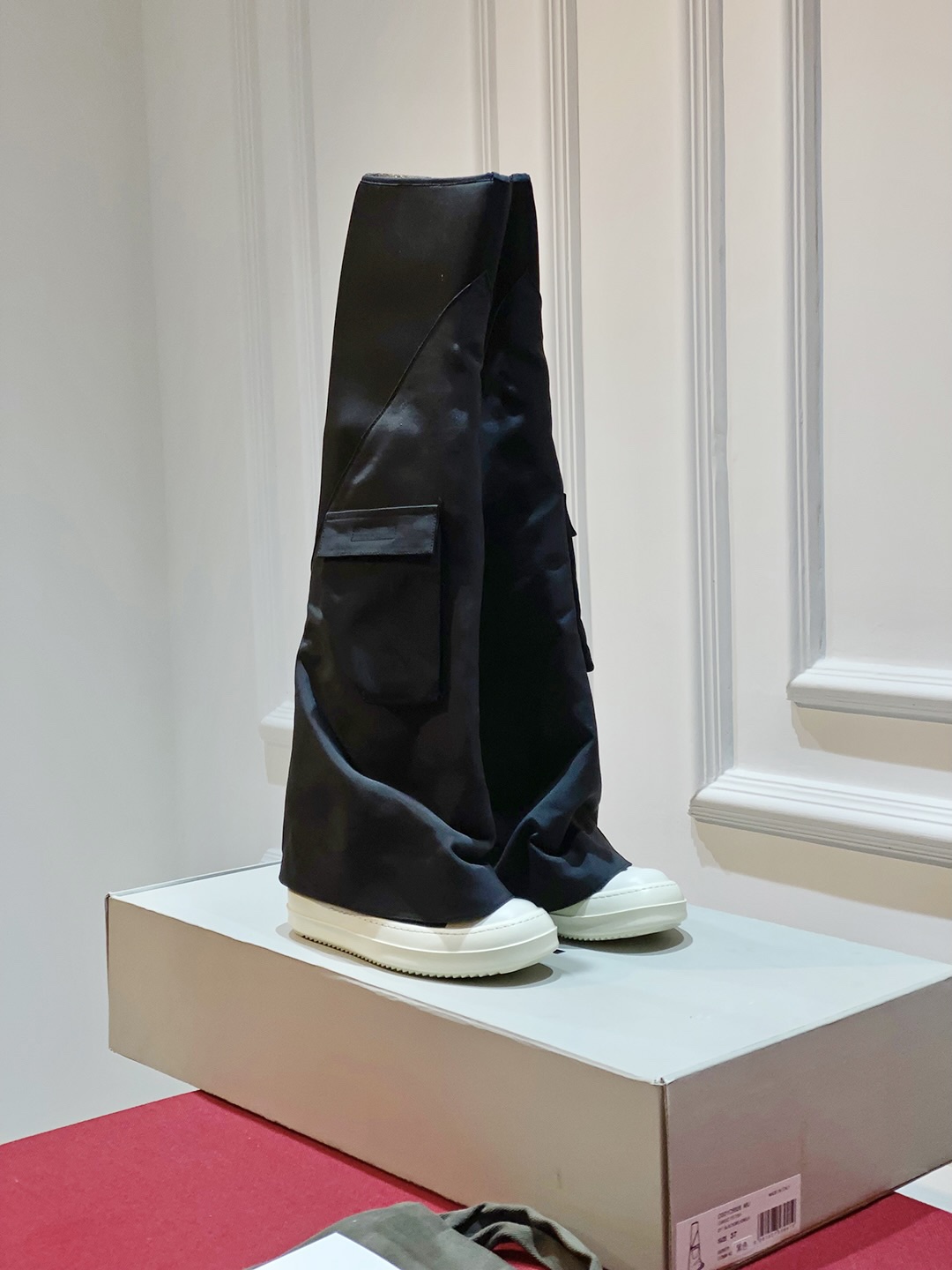 Trendy Rick Owens Pocket Boots: Stylish Autumn Footwear for Fashionable Girls