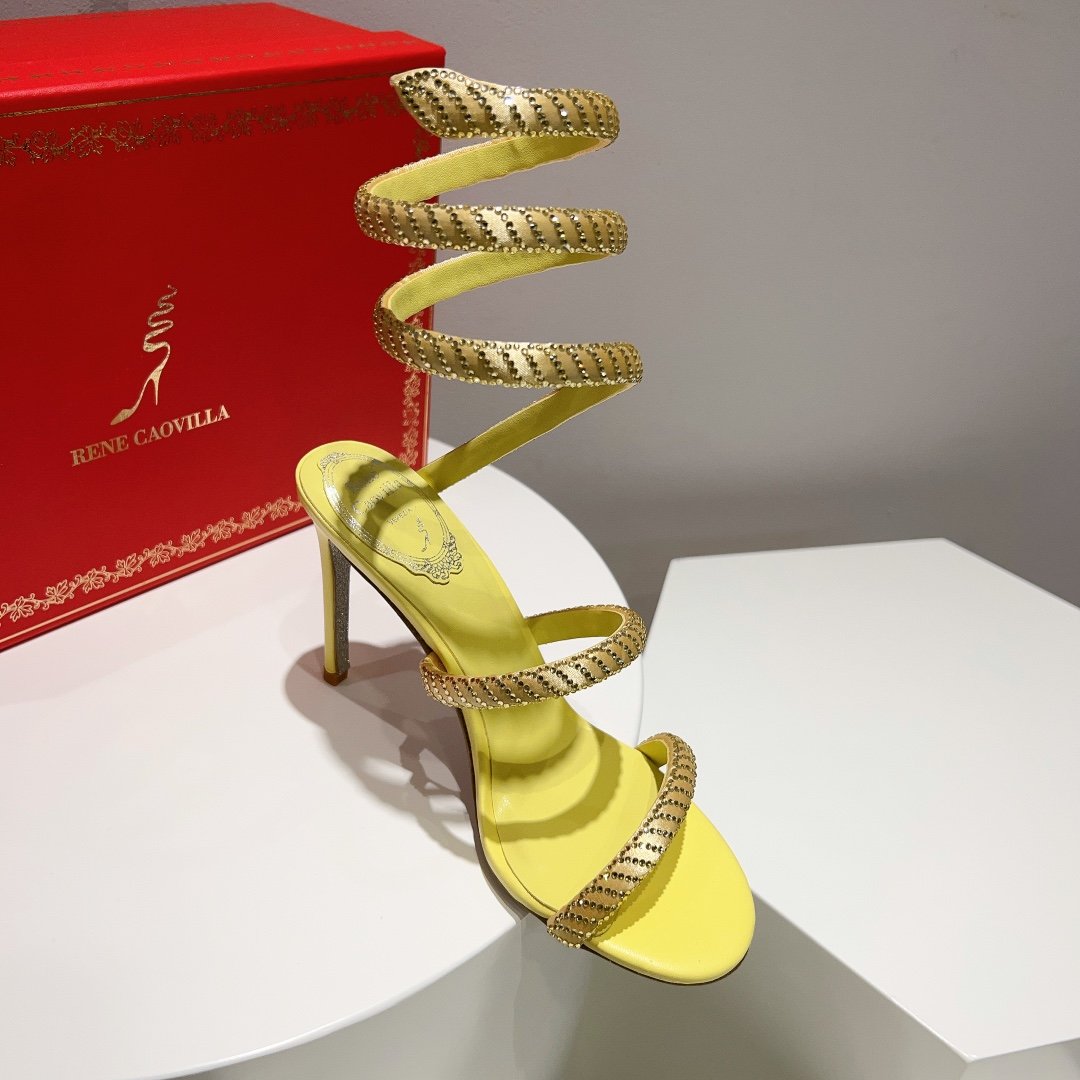 顶级版RᴇɴᴇCᴀᴏᴠɪʟʟᴀ2023s经典RC蛇形爆红CLEO系列镶钻缠绕脚环粗跟凉鞋︎商品描述将时尚