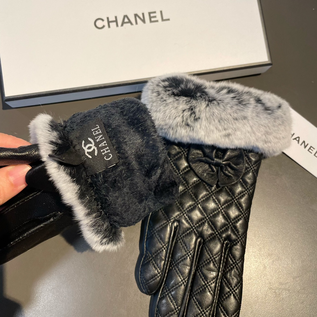 Chanel香奈儿秋冬懒兔毛羊皮手套手机触屏值得对比同款不同品质秒杀市场差产品进口一级羊皮懒兔毛内里加绒