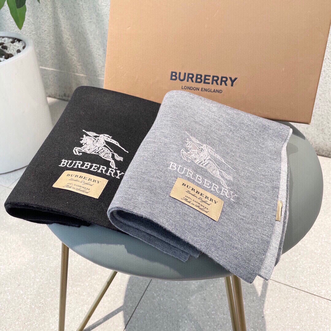 Burberry巴宝莉经典战马100%进口针织羊绒围巾