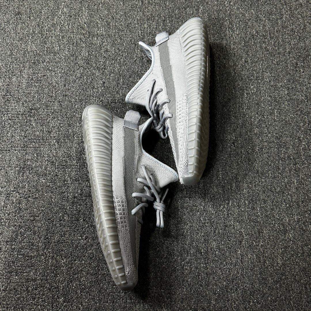 Yeezy烟灰鞋码36-48总裁L版