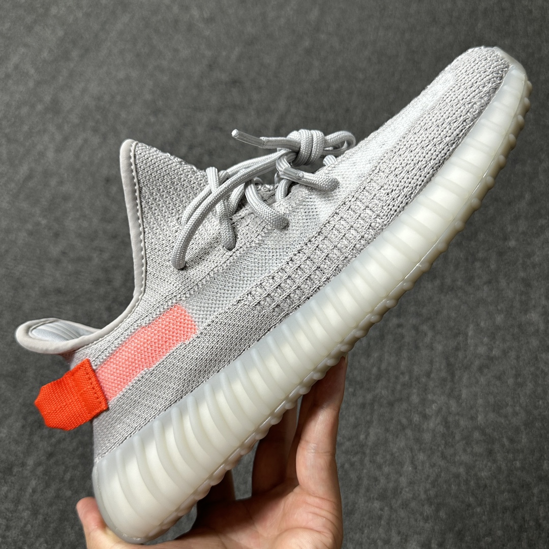 Yeezy尾灯鞋码36-48总裁L版