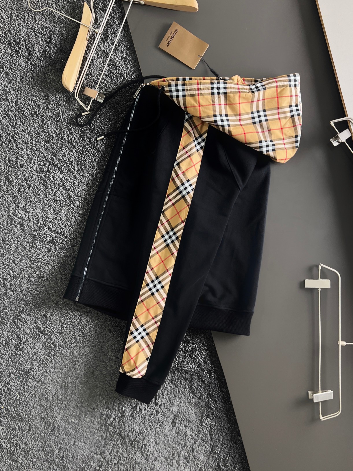 Stylish Burberry Black Zip-Up Hoodie with Iconic Check Trim - Versatile & Chic 3 a1694109024362 4761