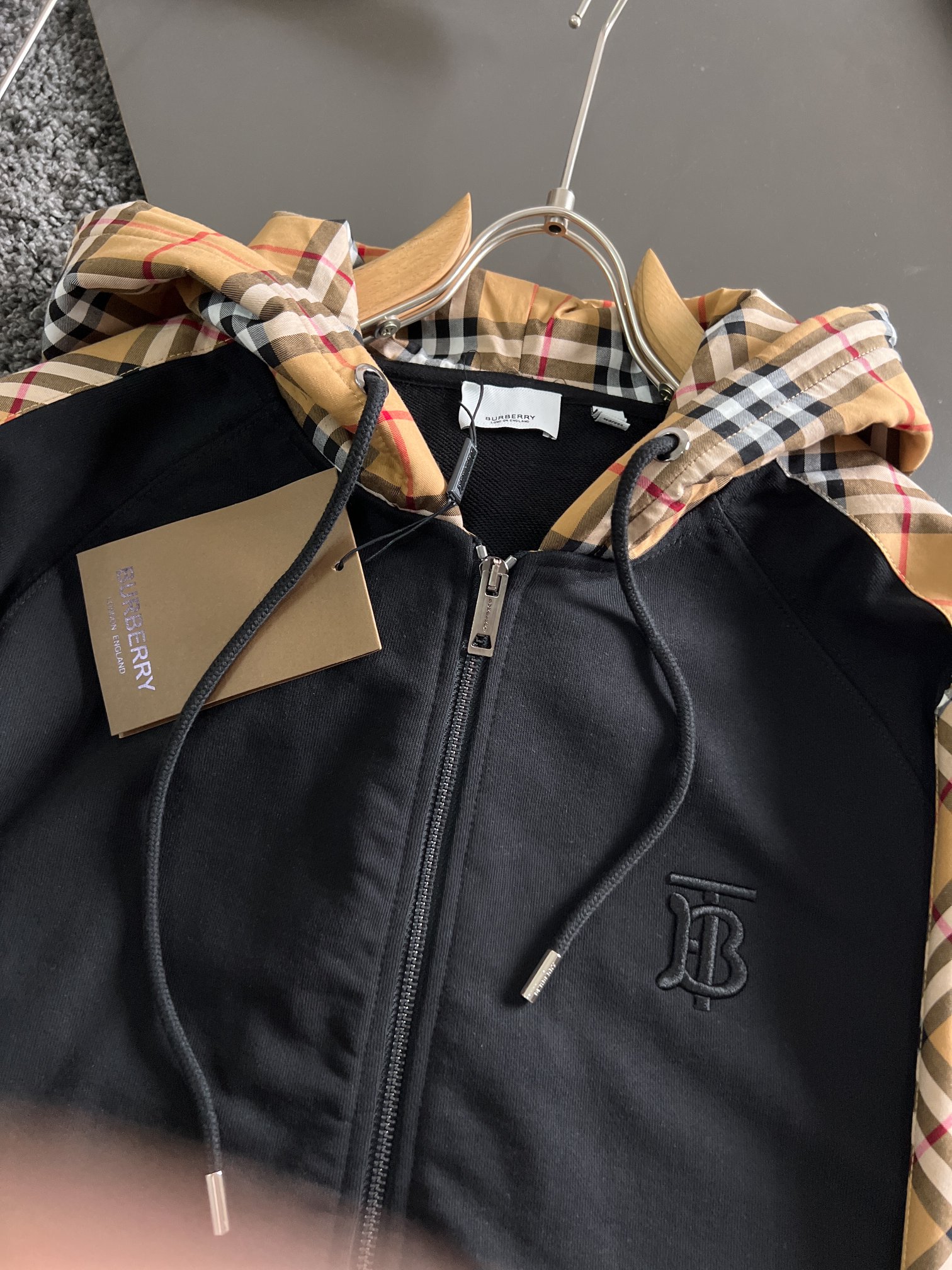 Stylish Burberry Black Zip-Up Hoodie with Iconic Check Trim - Versatile & Chic 4 a1694109024576 5504