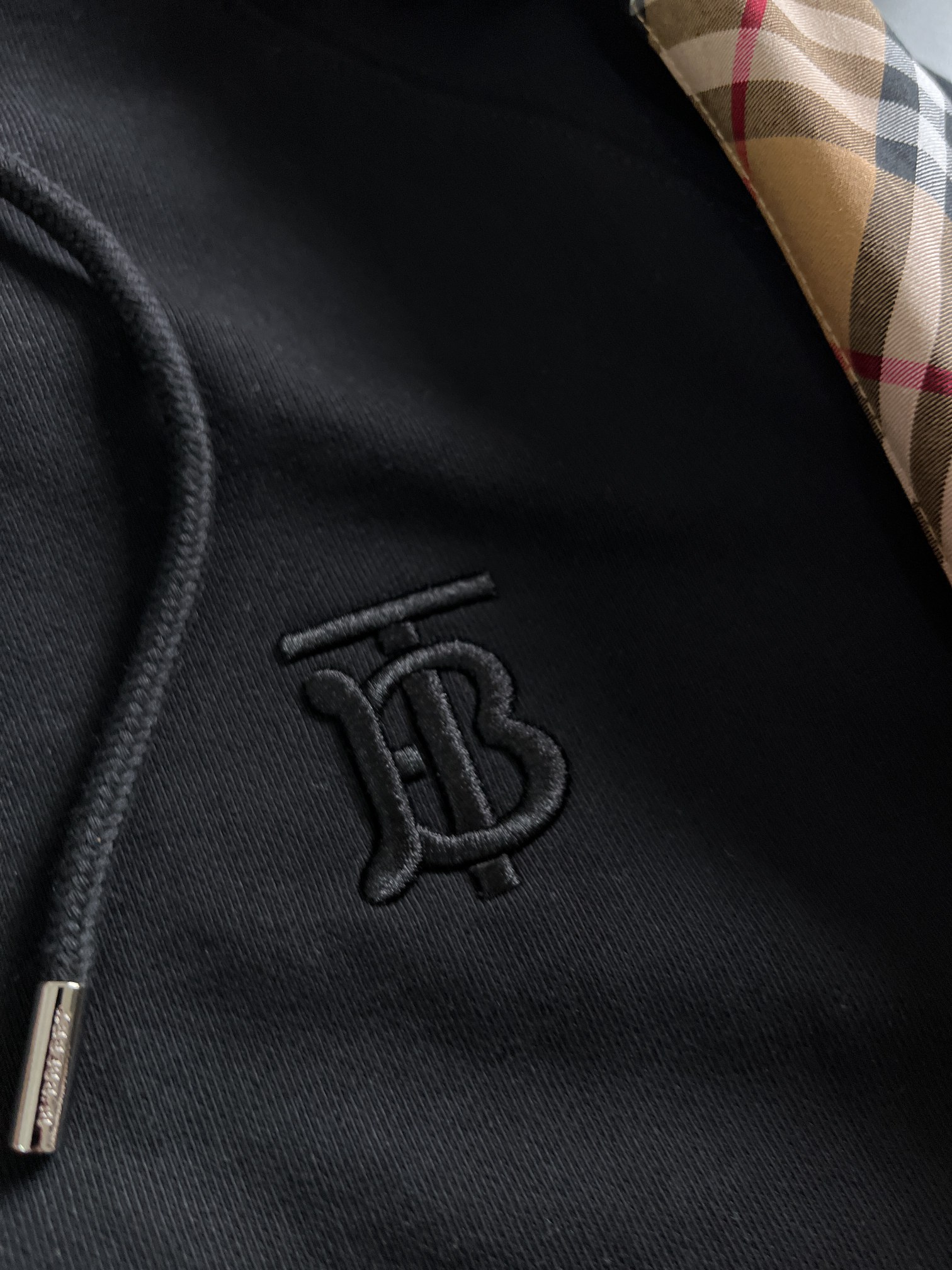 Stylish Burberry Black Zip-Up Hoodie with Iconic Check Trim - Versatile & Chic 6 a1694109024938 1557