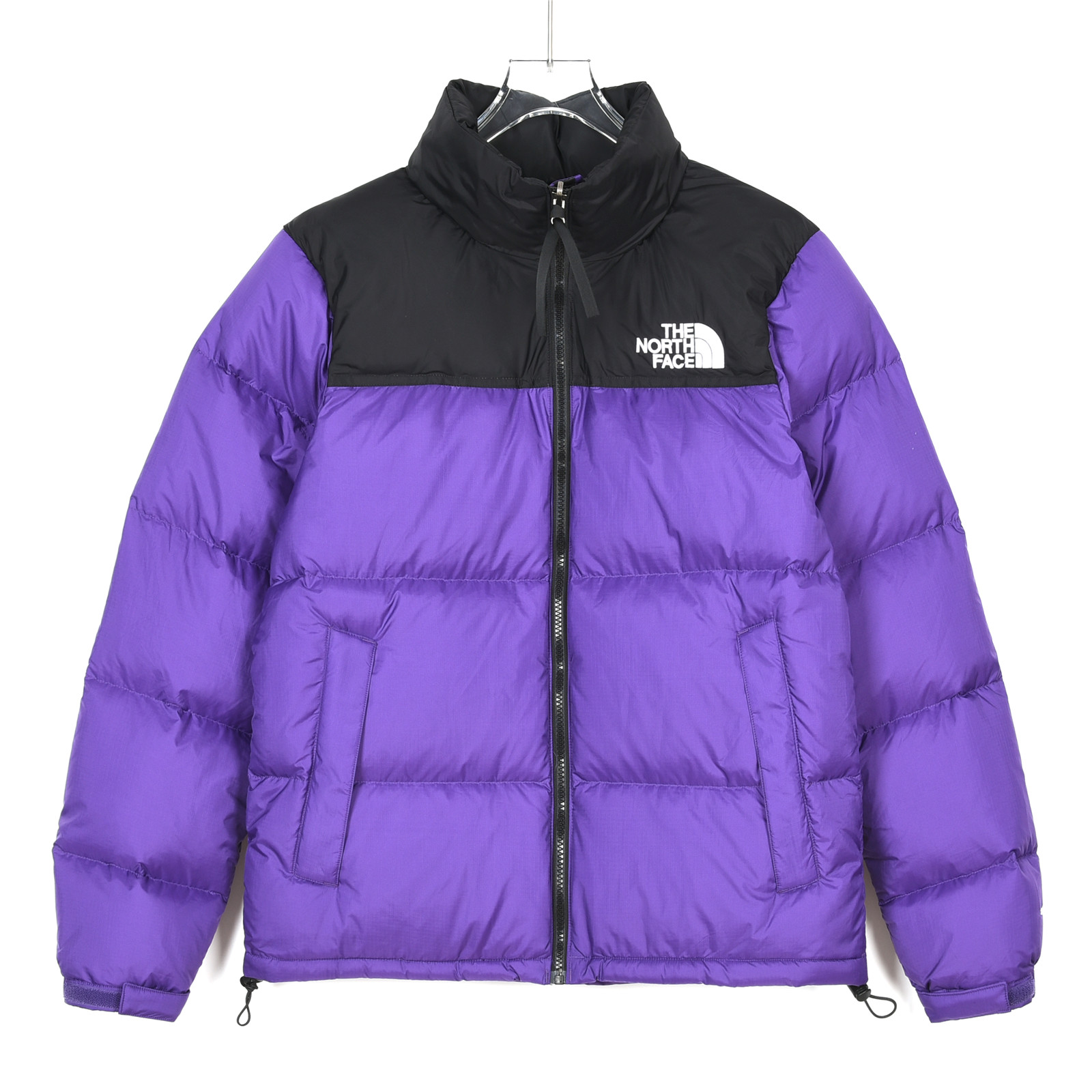 得物官方订单 羽绒服
【北面】
heNorthFace北面#1996Nuptse 4NCH户外经典羽绒服#男女同款#紫色

✅全新进口百灵达绣花机定制万针电绣，采用进口7号针，进口绣线，保证每字饱满、立体、清晰，可称最贵绣标！
✅采用国标90白鸭绒填充，保暖性能更出色，轻便不厚重，压缩后的蓬松度恢复性好！
✅原厂定制40D格子四级防水布料，独家采用最新原版一致布料做法，防止跑绒，并保证手感及膨松度，内里采用尼龙nylon双重双层封禁设计，不会出现任何跑绒现象，内置抽拉绳扣的可调节下摆，可防风防寒！
✅拉链采用吉田YKK原厂定制，刻字清晰，质感完美顺滑，建议比较！
✅辅料及扣子均采用原版一样铜芯弹簧【非市面铁芯弹簧】，可对比了解更多细节，只做市场最高版本！
✅不诋毁，不浮夸，真实且不需要太多文案，因为专注，所以专业！

SIZE: XS  S  M  L  XL  XXL【附:尺码表】