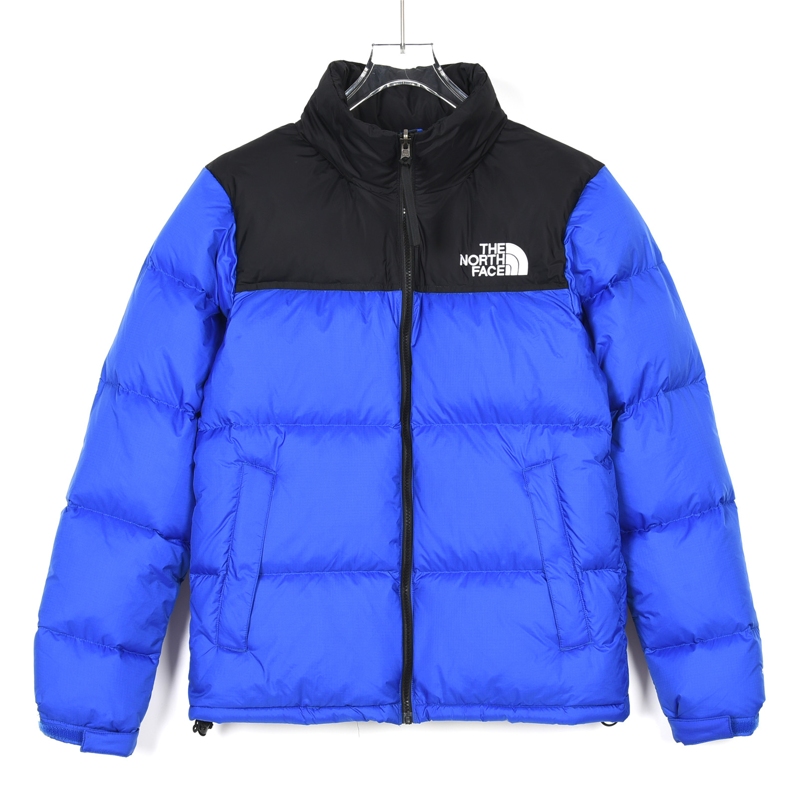 得物官方订单 羽绒服
【北面】
heNorthFace北面#1996Nuptse 4NCH户外经典羽绒服#男女同款#酒红

✅全新进口百灵达绣花机定制万针电绣，采用进口7号针，进口绣线，保证每字饱满、立体、清晰，可称最贵绣标！
✅采用国标90白鸭绒填充，保暖性能更出色，轻便不厚重，压缩后的蓬松度恢复性好！
✅原厂定制40D格子四级防水布料，独家采用最新原版一致布料做法，防止跑绒，并保证手感及膨松度，内里采用尼龙nylon双重双层封禁设计，不会出现任何跑绒现象，内置抽拉绳扣的可调节下摆，可防风防寒！
✅拉链采用吉田YKK原厂定制，刻字清晰，质感完美顺滑，建议比较！
✅辅料及扣子均采用原版一样铜芯弹簧【非市面铁芯弹簧】，可对比了解更多细节，只做市场最高版本！
✅不诋毁，不浮夸，真实且不需要太多文案，因为专注，所以专业！

SIZE: XS  S  M  L  XL  XXL【附:尺码表】