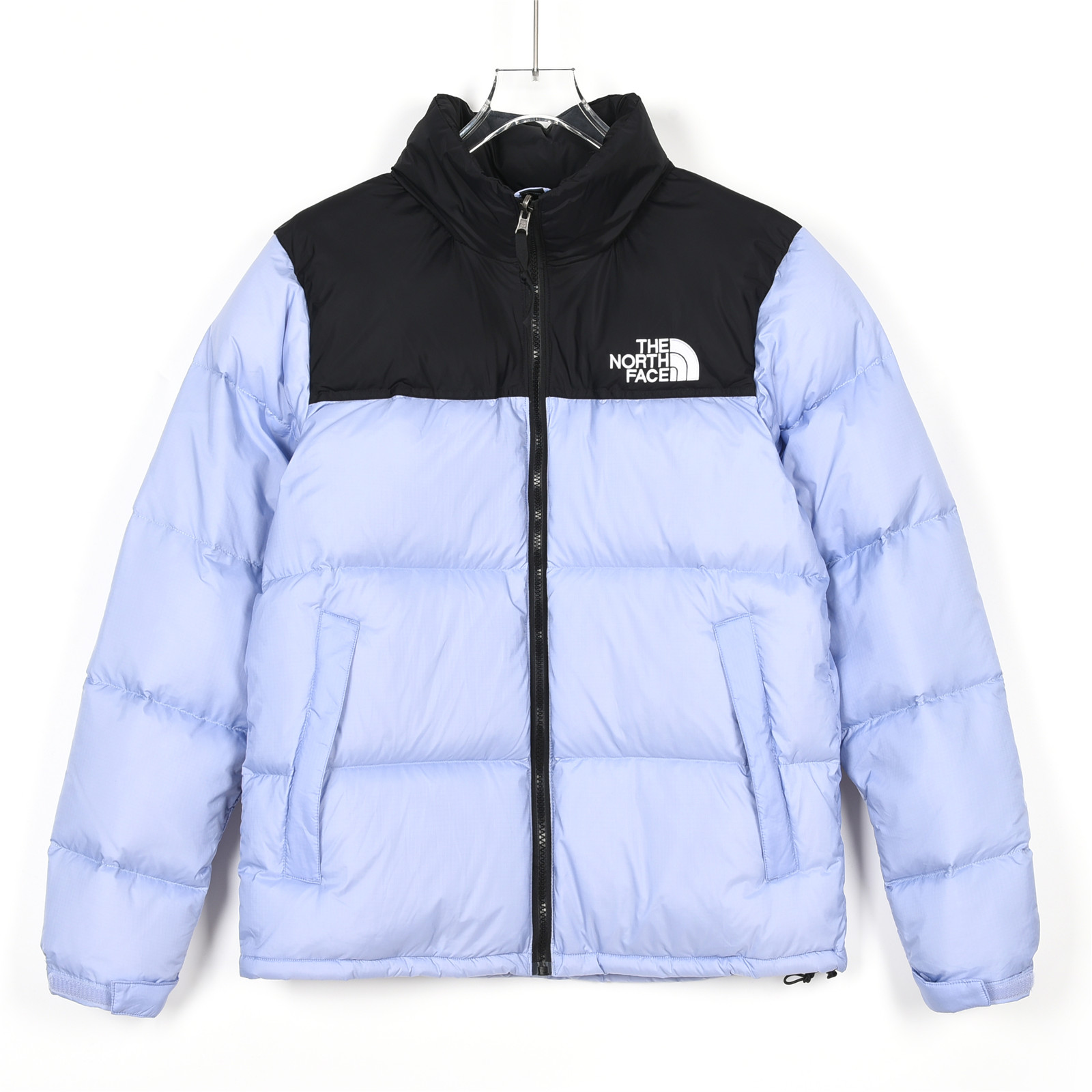 得物官方订单 羽绒服
【北面】
heNorthFace北面#1996Nuptse 4NCH户外经典羽绒服#男女同款#薰衣草

✅全新进口百灵达绣花机定制万针电绣，采用进口7号针，进口绣线，保证每字饱满、立体、清晰，可称最贵绣标！
✅采用国标90白鸭绒填充，保暖性能更出色，轻便不厚重，压缩后的蓬松度恢复性好！
✅原厂定制40D格子四级防水布料，独家采用最新原版一致布料做法，防止跑绒，并保证手感及膨松度，内里采用尼龙nylon双重双层封禁设计，不会出现任何跑绒现象，内置抽拉绳扣的可调节下摆，可防风防寒！
✅拉链采用吉田YKK原厂定制，刻字清晰，质感完美顺滑，建议比较！
✅辅料及扣子均采用原版一样铜芯弹簧【非市面铁芯弹簧】，可对比了解更多细节，只做市场最高版本！
✅不诋毁，不浮夸，真实且不需要太多文案，因为专注，所以专业！

SIZE: XS  S  M  L  XL  XXL【附:尺码表】