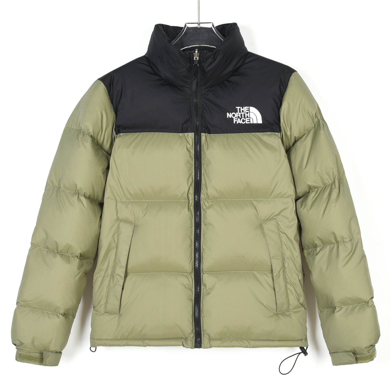 得物官方订单 羽绒服
【北面】
heNorthFace北面#1996Nuptse 4NCH户外经典羽绒服#男女同款#抹茶绿

✅全新进口百灵达绣花机定制万针电绣，采用进口7号针，进口绣线，保证每字饱满、立体、清晰，可称最贵绣标！
✅采用国标90白鸭绒填充，保暖性能更出色，轻便不厚重，压缩后的蓬松度恢复性好！
✅原厂定制40D格子四级防水布料，独家采用最新原版一致布料做法，防止跑绒，并保证手感及膨松度，内里采用尼龙nylon双重双层封禁设计，不会出现任何跑绒现象，内置抽拉绳扣的可调节下摆，可防风防寒！
✅拉链采用吉田YKK原厂定制，刻字清晰，质感完美顺滑，建议比较！
✅辅料及扣子均采用原版一样铜芯弹簧【非市面铁芯弹簧】，可对比了解更多细节，只做市场最高版本！
✅不诋毁，不浮夸，真实且不需要太多文案，因为专注，所以专业！

SIZE: XS  S  M  L  XL  XXL【附:尺码表】