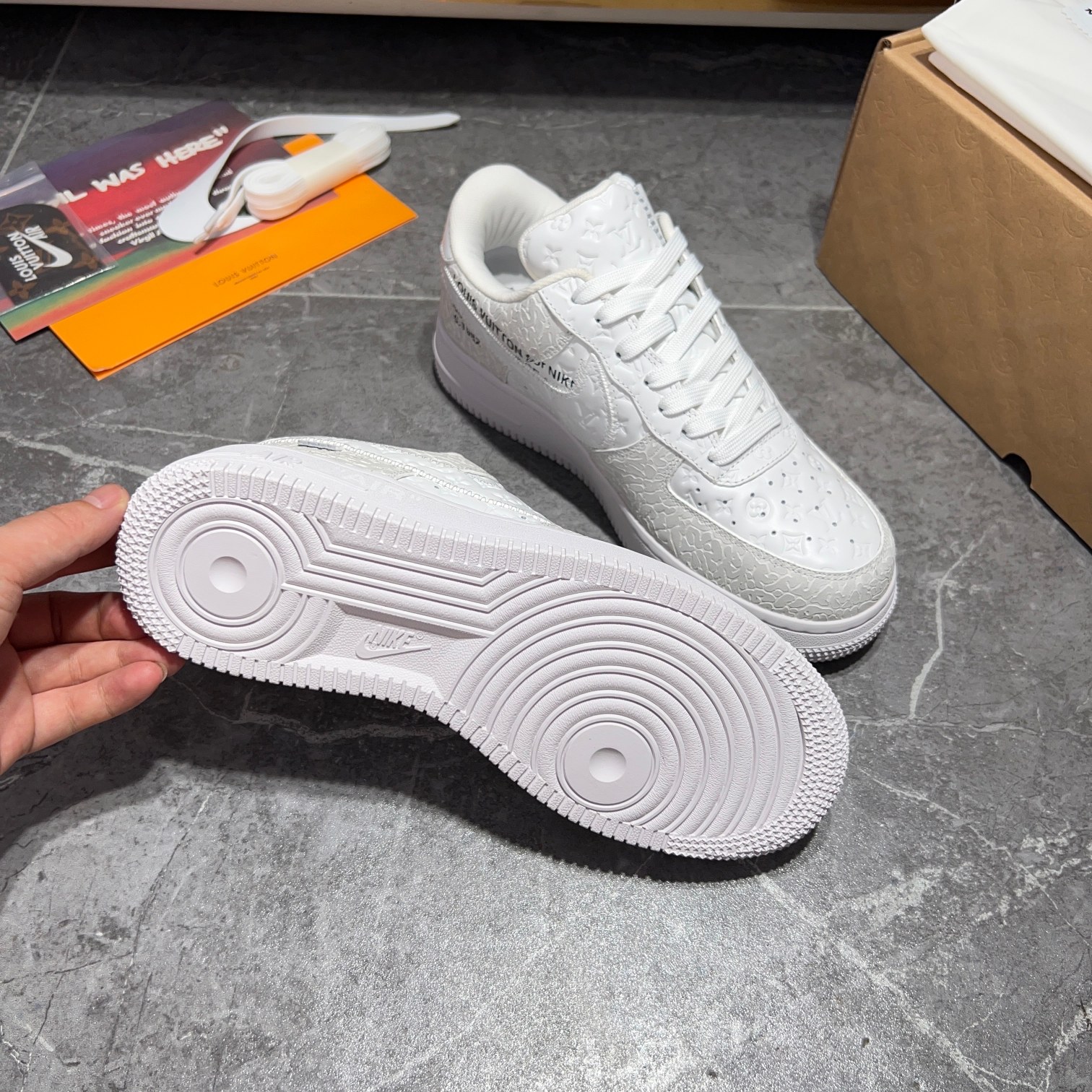 Los mejores modelos conjuntos de Louis Vuitton x x Nike, la idea de diseño es básicamente una contin